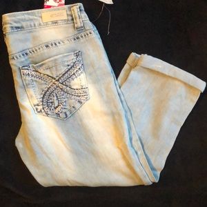 Almost Famous capris size 3